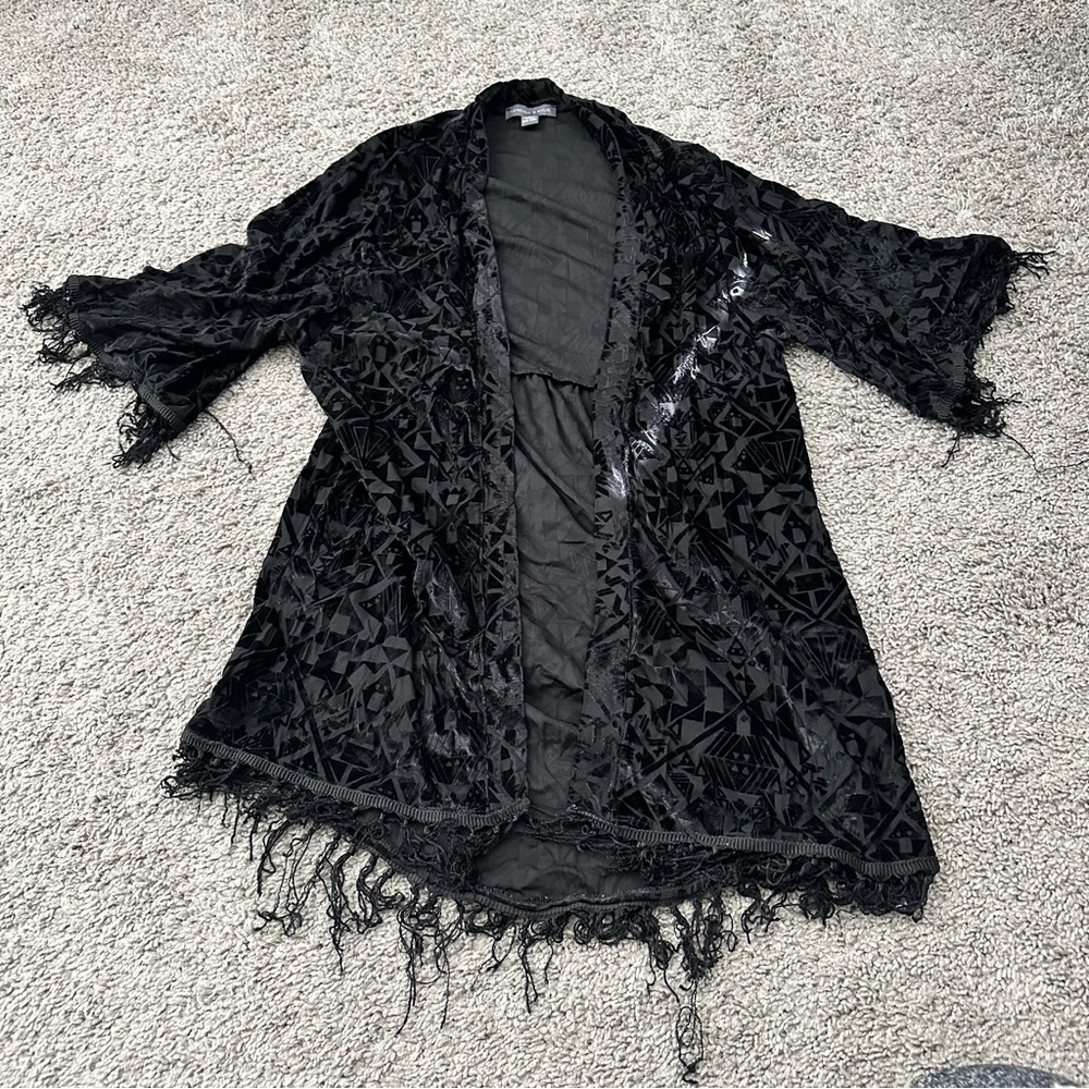 BRAND NEW KENDALL AND KYLIE COVER-UP. PERFECT FOR SUMMER